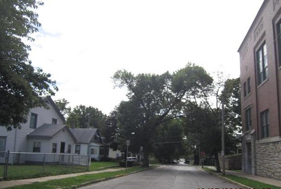 2nd image of 343 N Bellaire Ave