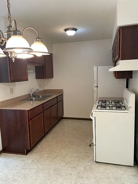 1 bed, 600 sqft, $1,000 — Photo 2