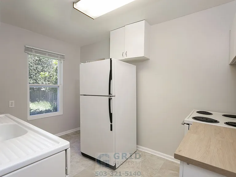 6827 SE Mitchell Ct — Photo 7