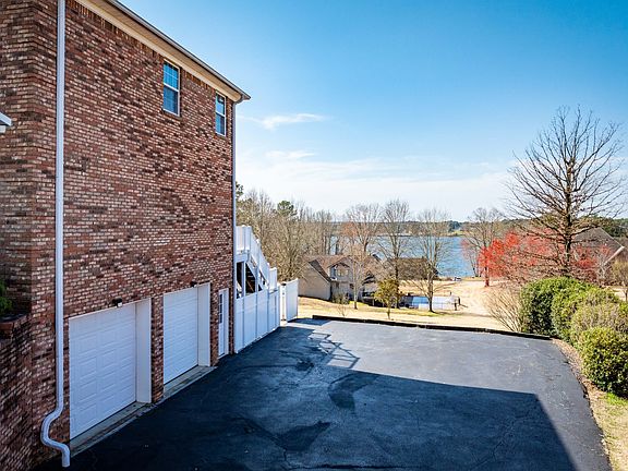 4th image of 162 Mulberry Ln