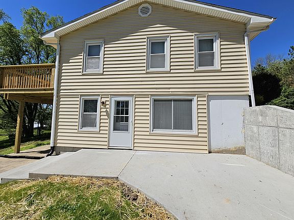 5th image of 213 E Sulphur St