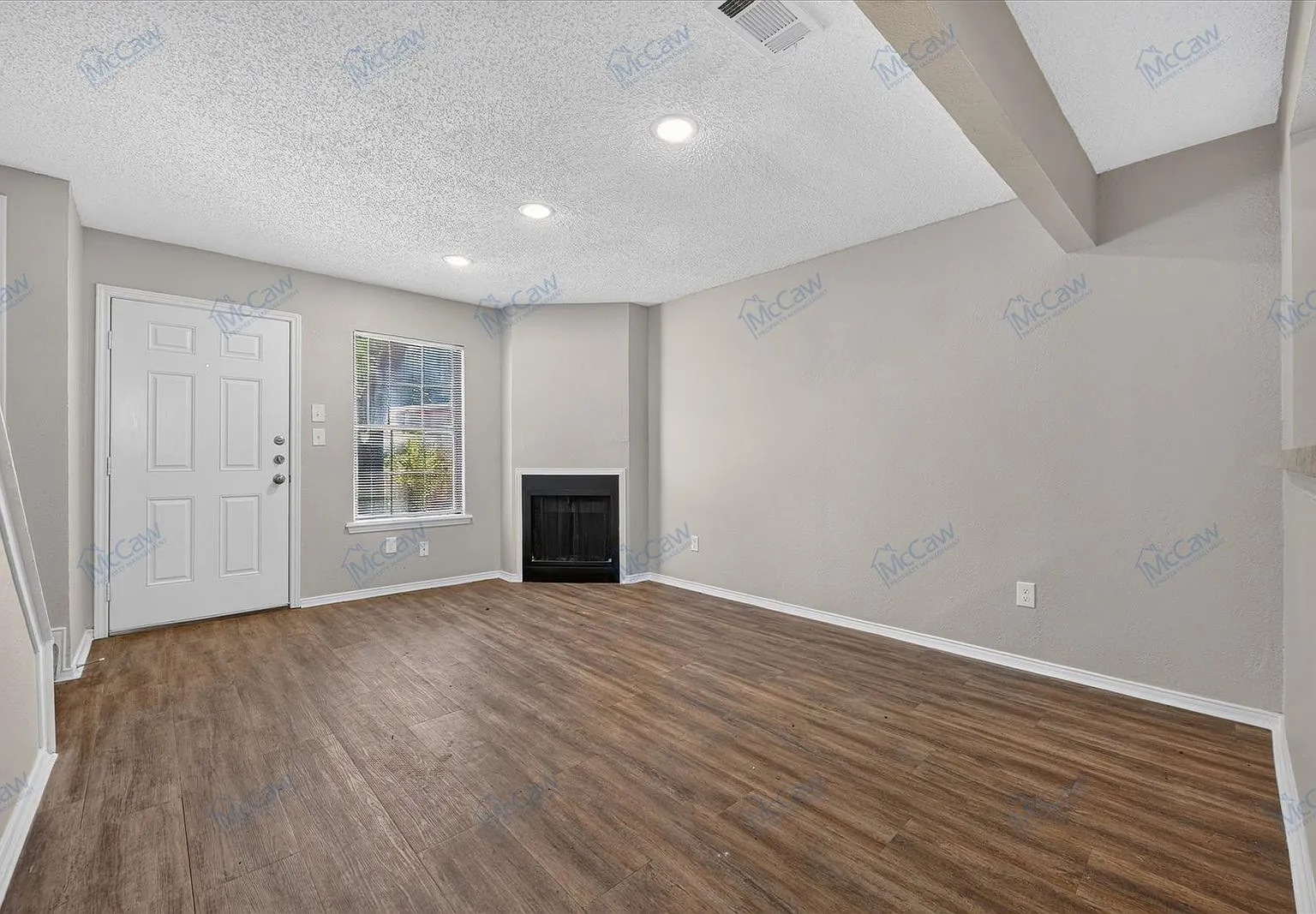 2 bed, 2.0 bath, 1072 sqft, $1,575 — Photo 4