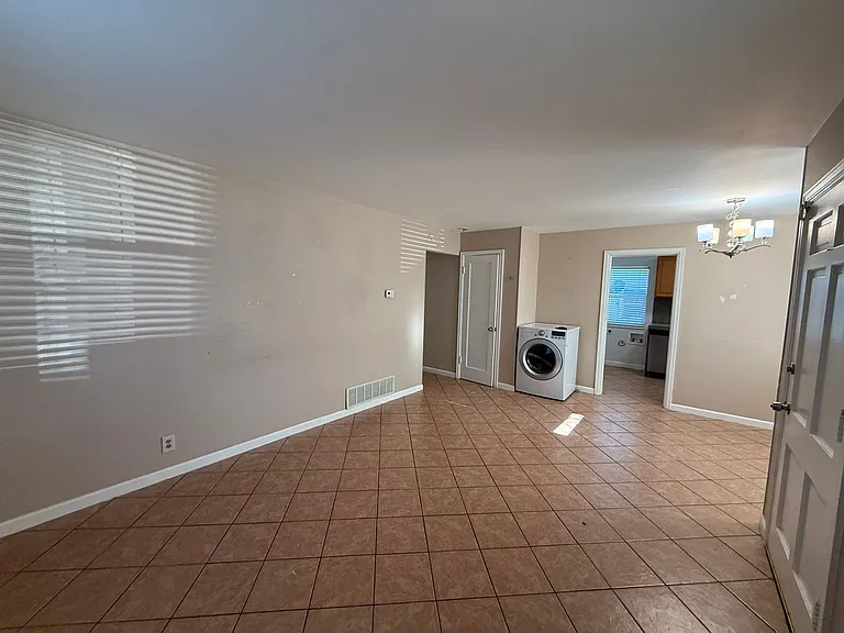 1349 Kenton St — Photo 6