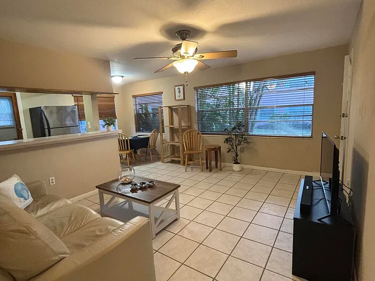 419 Madison Ave #102 — Photo 5