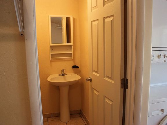 5th image of 1221.5 E Lewis St