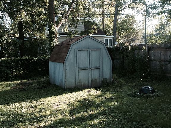 5th image of 3033 Glenbroke St