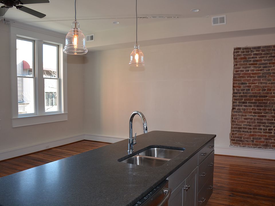 2nd image of 312 S Elm St APT 3A