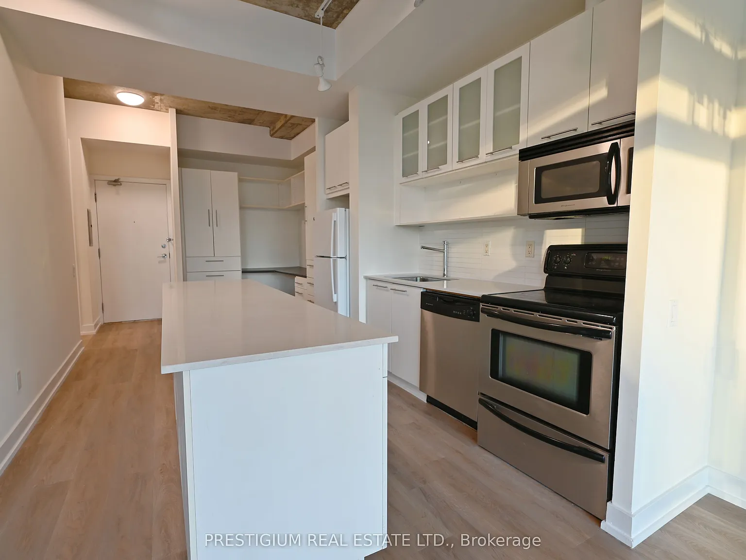 2 bed, $2,900 — Photo 2