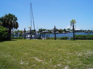 806 Apollo Beach Blvd, Apollo Beach, FL 33572