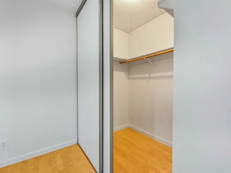 480 E Okeefe St #202 — Photo 14