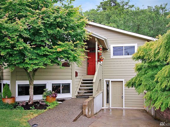 2nd image of 5418 Beach Dr SW