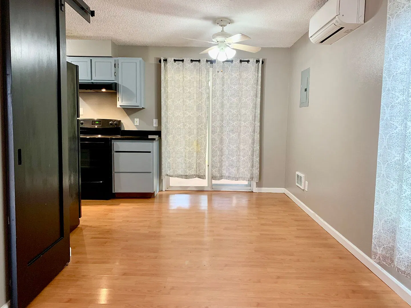 Three-Bedroom Condo with W/D Hookups- South Salem — Photo 4