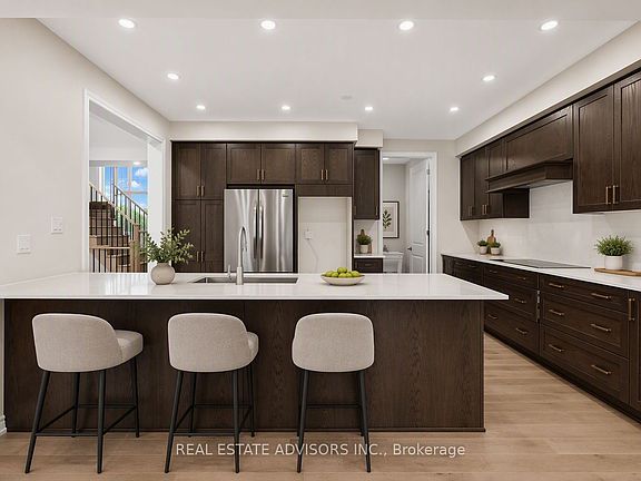 4th image of 574 Queen Mary Dr