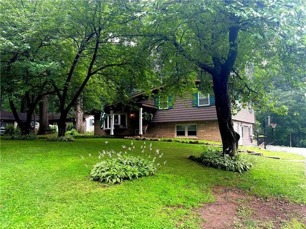 3360 Woodlea Rd, Orefield, PA 18069