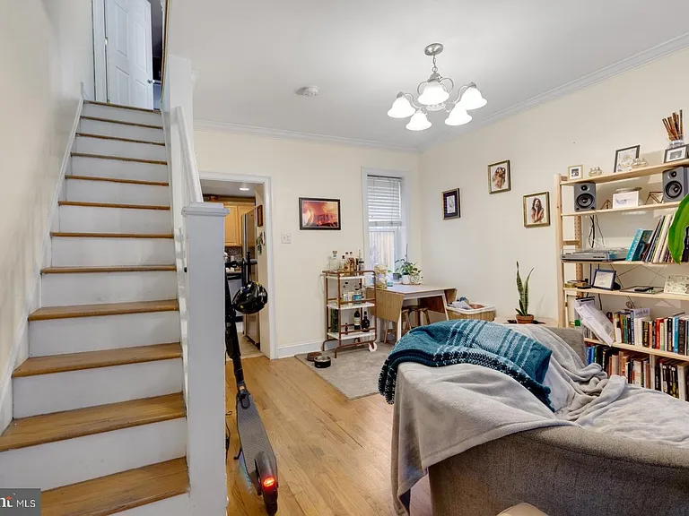 824 N Judson St — Photo 5