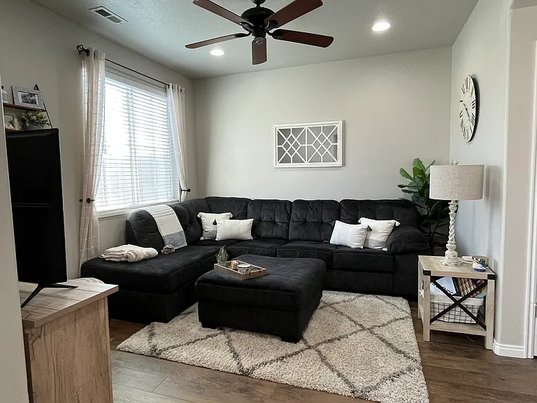 881 Berkeley Dr — Photo 9
