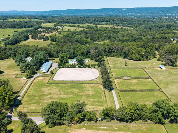 20341 Unison Rd, Round Hill, VA 20141