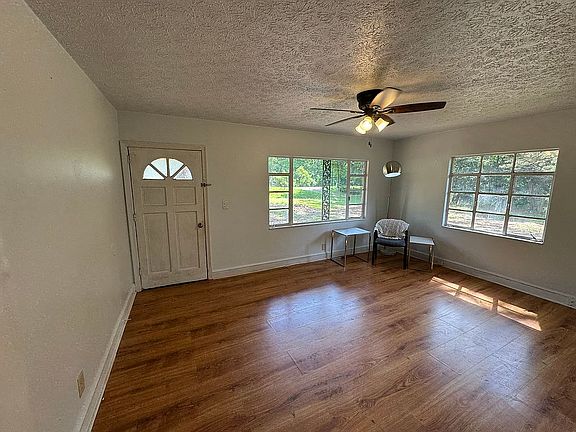 2nd image of 9536 Commerce Rd