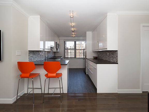 5th image of 7025 Yellowstone Blvd APT 17C