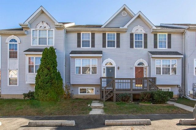 1st image of 22 Laxford Dr
