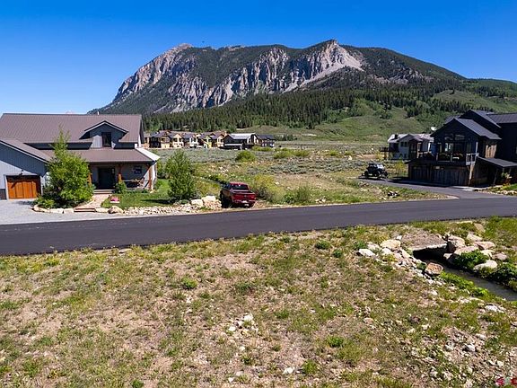 4th image of 161 White Stallion Circle