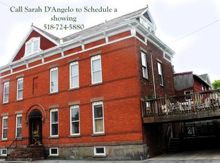 9 Clinton St, Troy, NY 12183