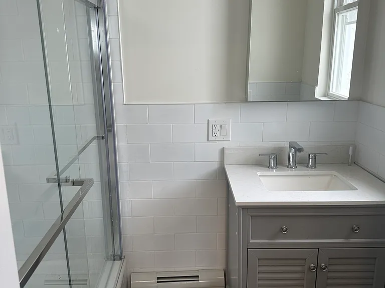 392 Cliff St #3 — Photo 2