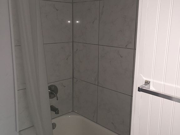 3rd image of 413 W Franklin St APT 4