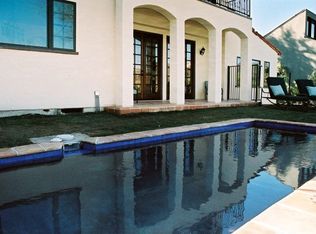 5688 Spreading Oak Dr, Los Angeles, CA 90068