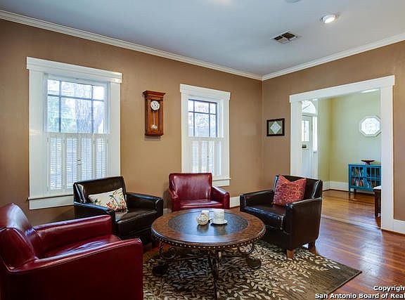 4th image of 310 Corona Ave