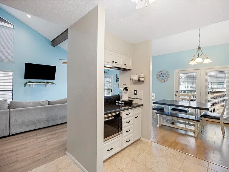 1114 Tiki Dr — Photo 12