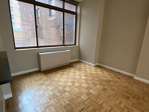 5th image of 189 W 89th St #3U