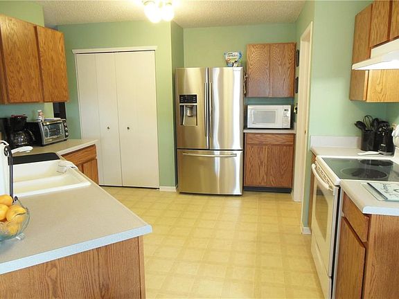 4th image of 2917 S Ludwig Dr