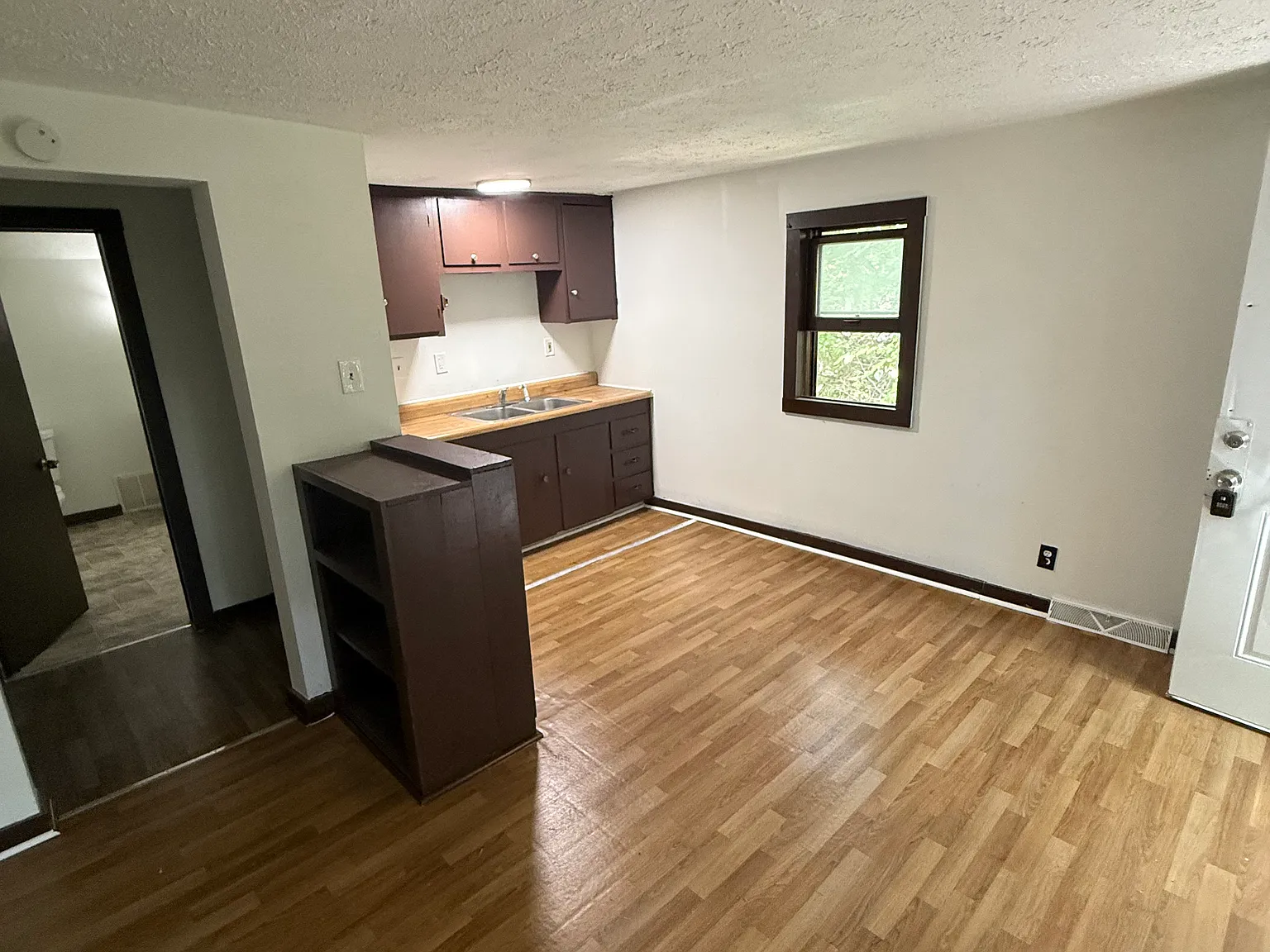 2 bed, 900 sqft, $900 — Photo 3