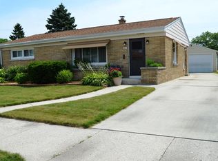 2807 Wedemeyer St, Sheboygan, WI 53081
