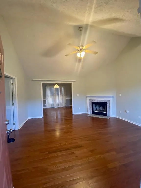 5051 Waterford Dr — Photo 2