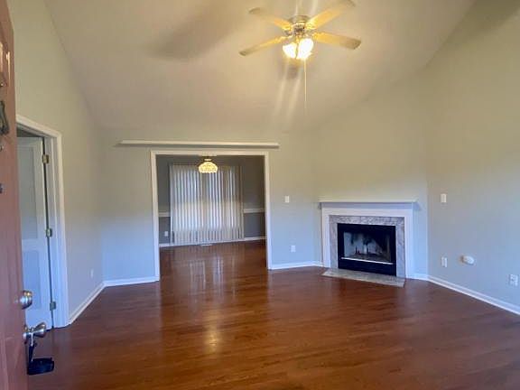 2nd image of 5051 Waterford Dr