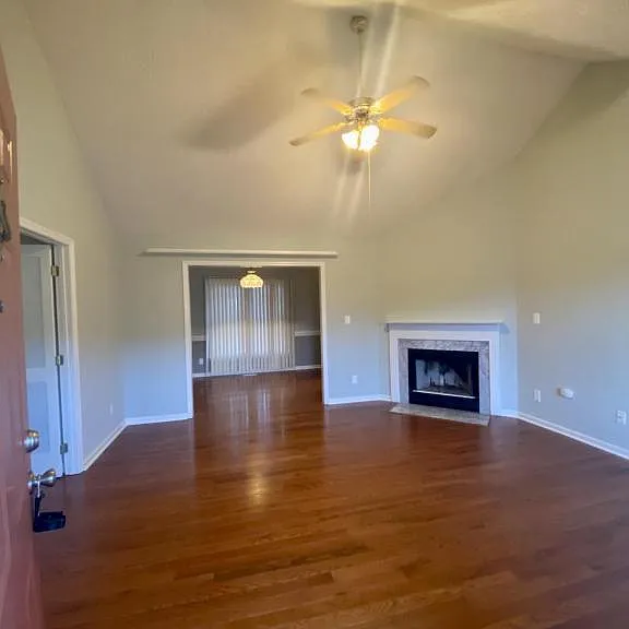 5051 Waterford Dr — Photo 2
