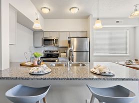 Sunnyvale Village - 1 MONTH FREE SUMMER END MOVE-IN SPECIAL