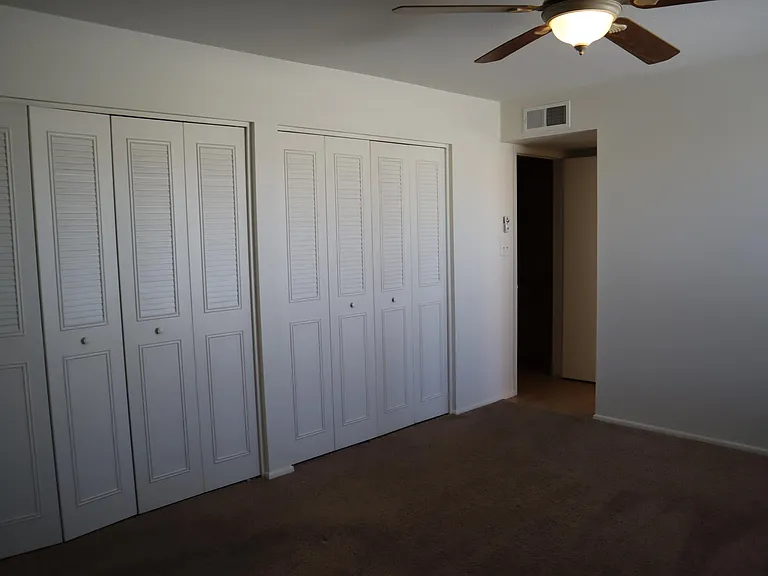 4240 W Hatcher Rd — Photo 13