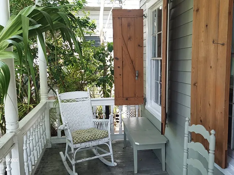Virginia St — Photo 2