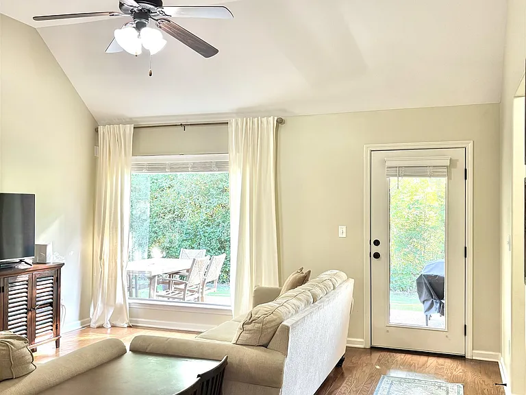 6399 William Hill Dr — Photo 8