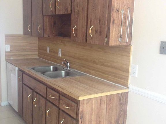 5th image of 6415 Sable Woods Dr E