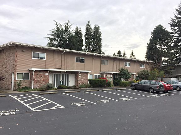 2nd image of 5711 122nd Pl SE #208