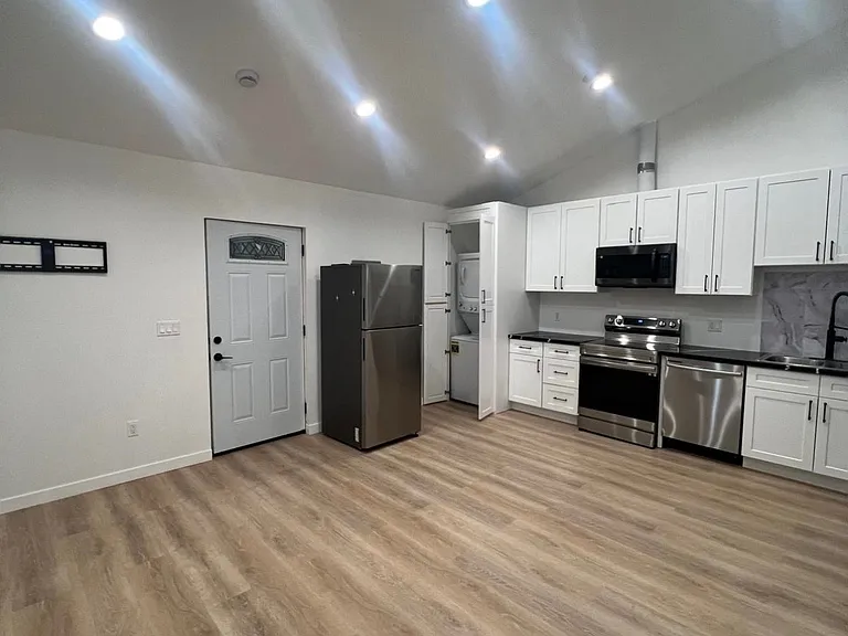 21706 Arminta St — Photo 3