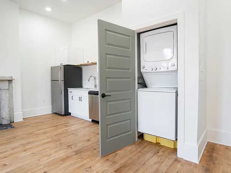 4402 Butler St #201 — Photo 5