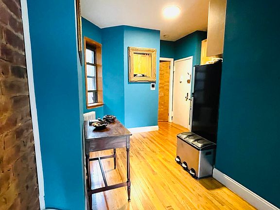 4th image of 206 E 32nd St APT 4RW