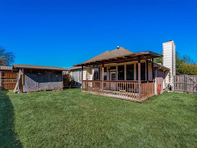521 Brazos St — Photo 9