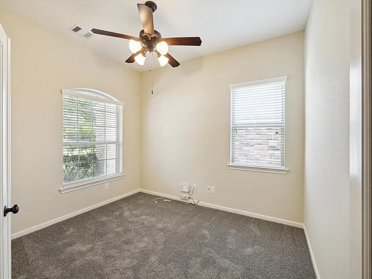 208 Morgan Isle Ln — Photo 6