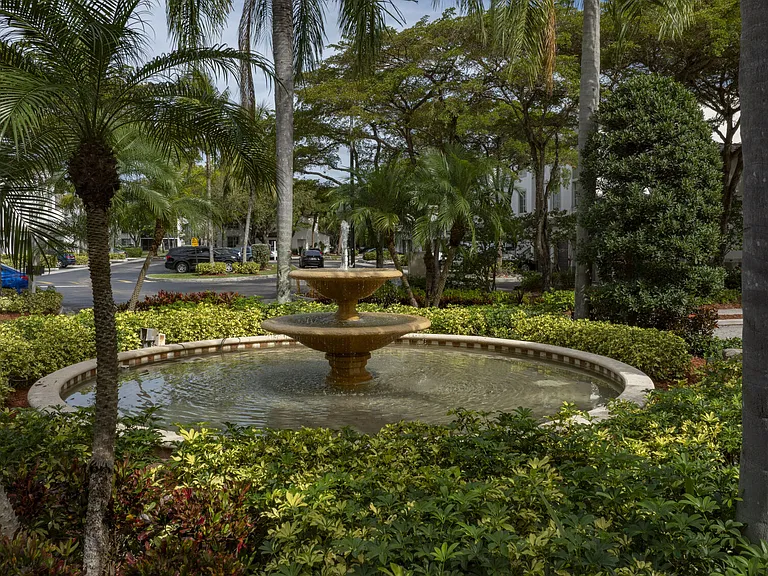 Doral West — Photo 11